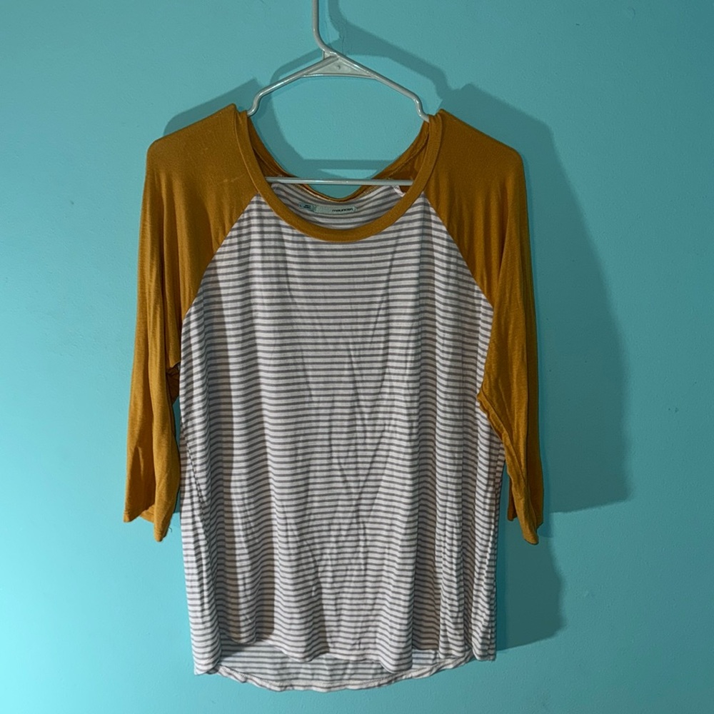 Large Maurice’s stretchy top
